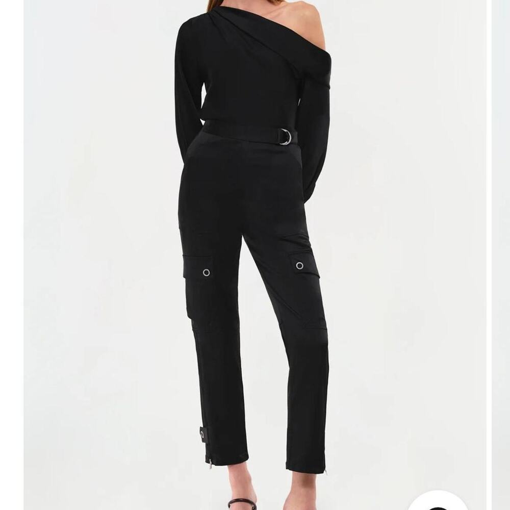 Straight leg utility trouser offering